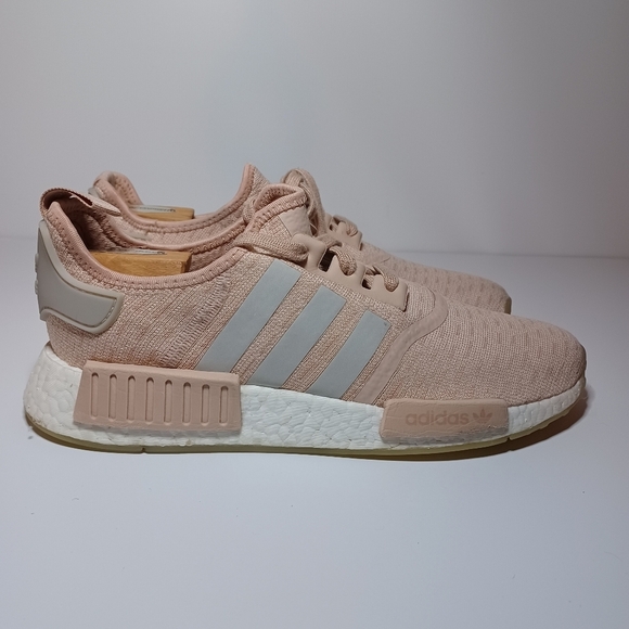 Adidas NMD R1 Chalk Pearl Pink Salmon Running Shoe Womens Size 10.5 (53 Box 7) - Picture 1 of 9